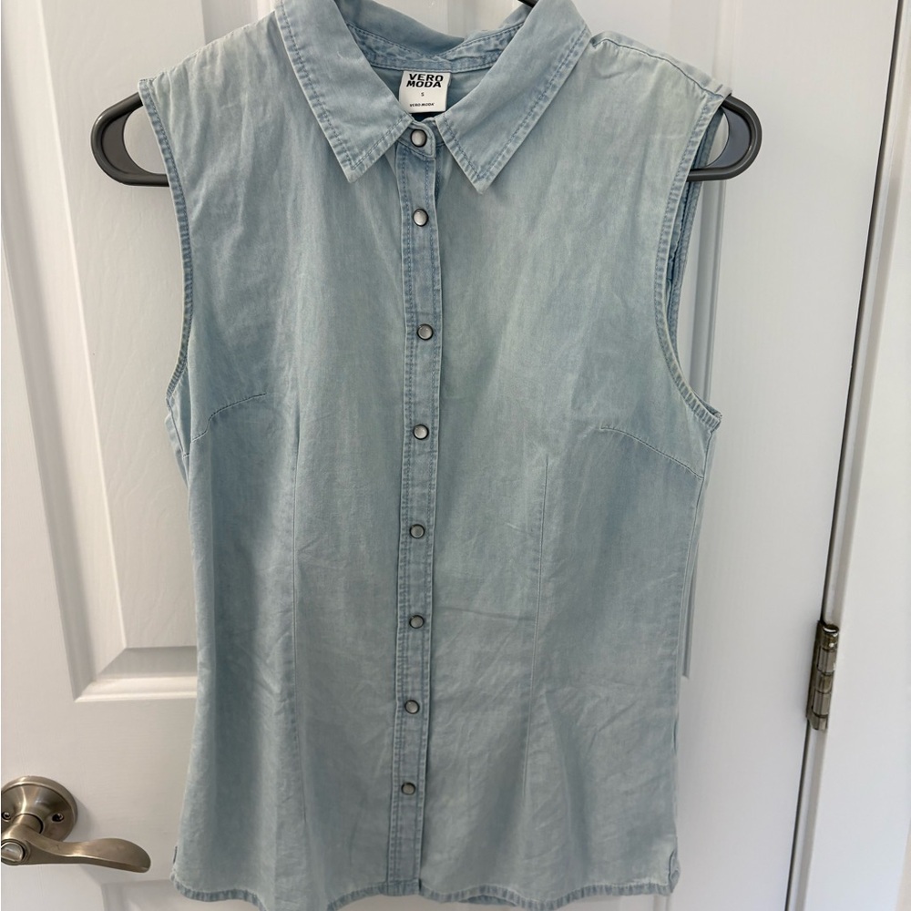 Vero Moda Light Blue Sleeveless Button Down Shirt